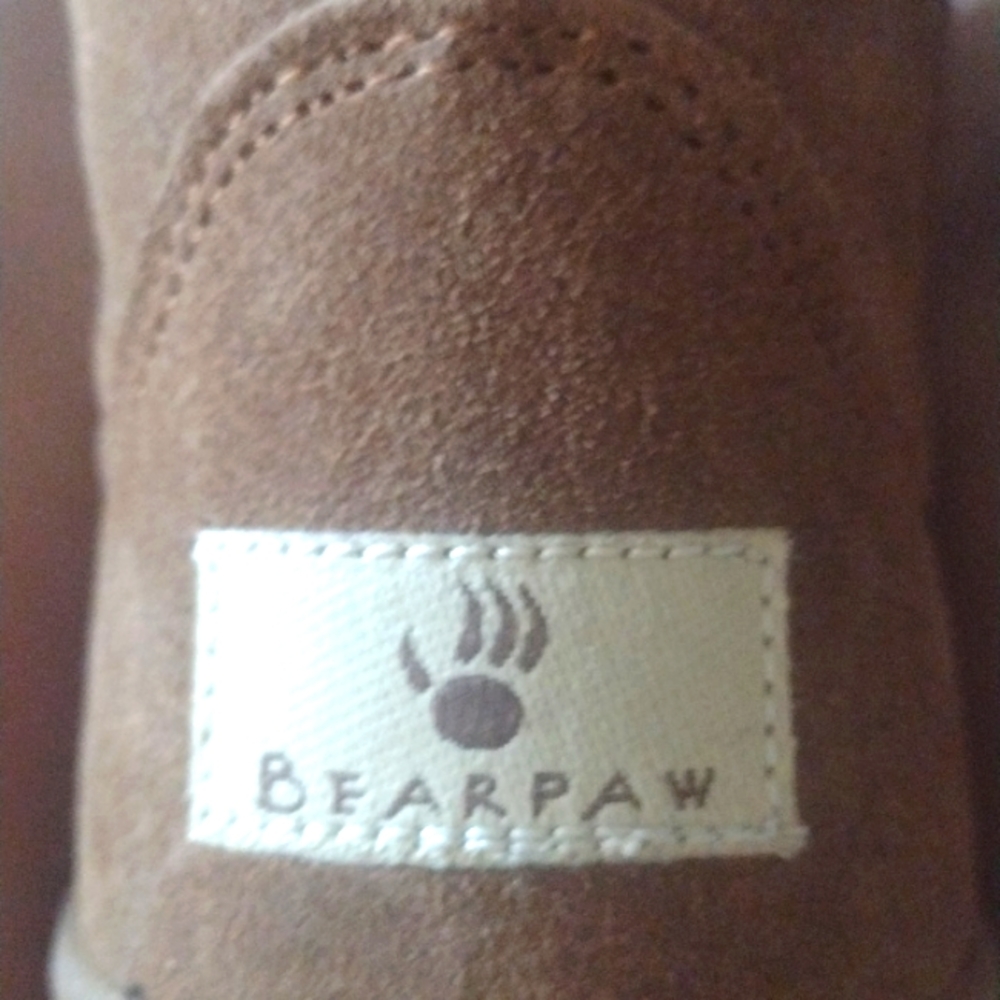 Bearpaw Boots size 5/6 hickory color suede outer and sheepskin inner like new